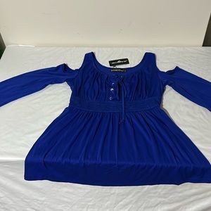 Cut-off Shoulders top